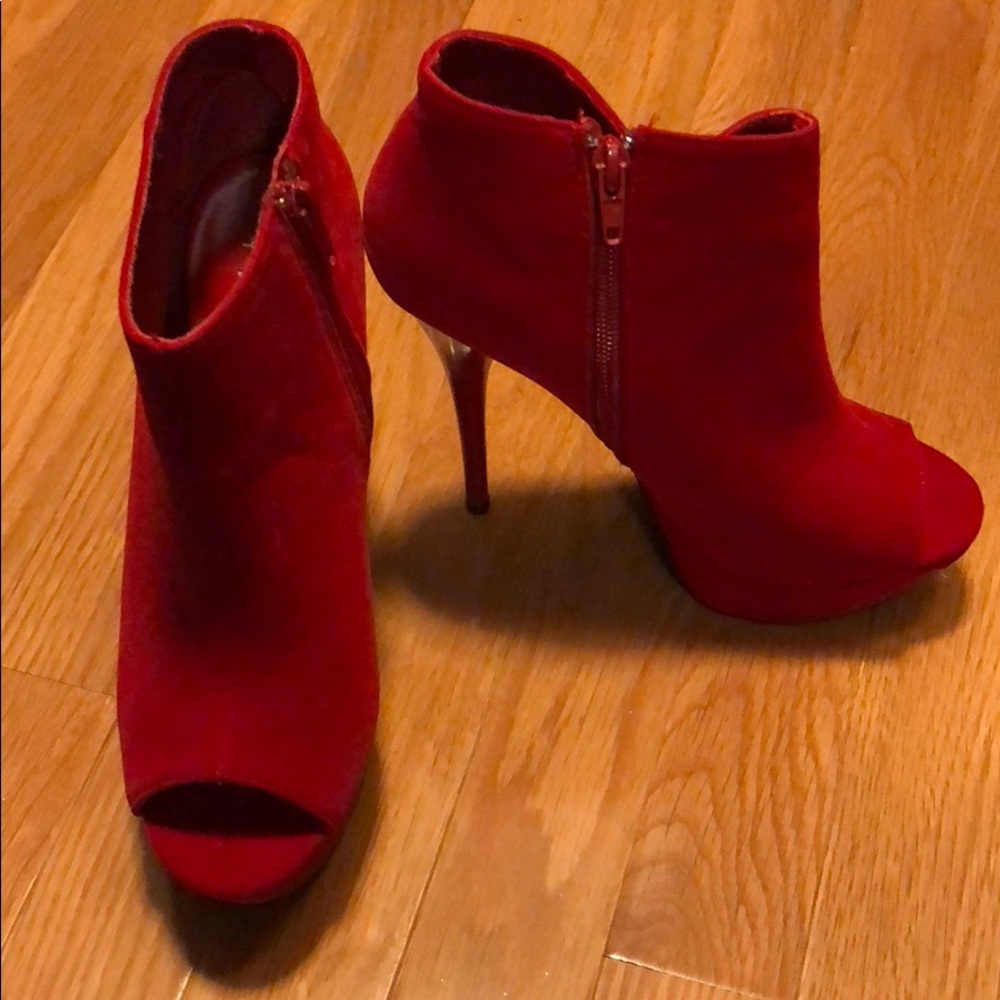 Never worn heels